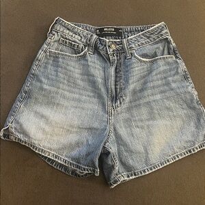 Hollister Ultra High-Rise 90s Denim Shorts